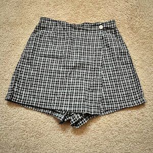 Womens/Junior 90’s Mini Skort Plaid Black & White Size 5